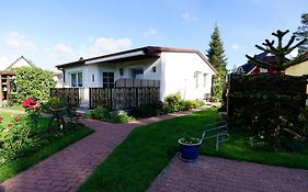 Landt, Erika
